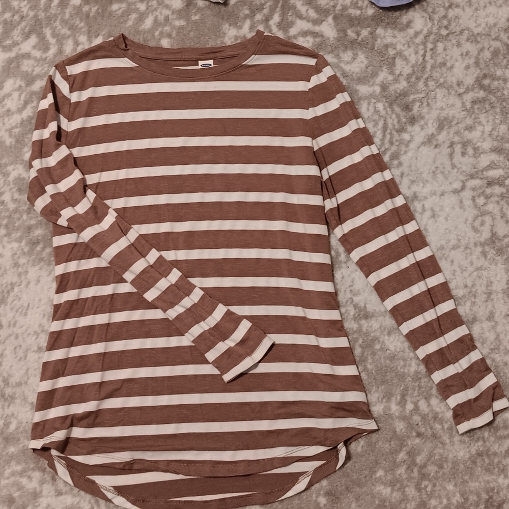 Sweaters,long sleeve medium - Picture 9 of 15